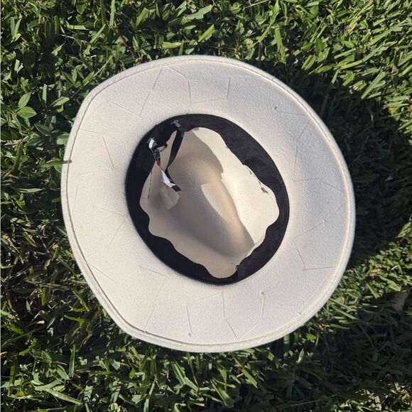 Wool Emboridered and Beaded Hat - BRAND NEW - FIts Most - Picture 4 of 4